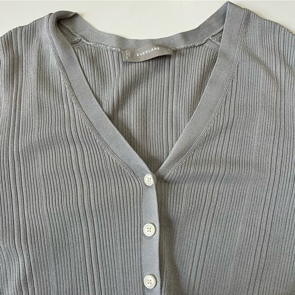 Everlane Viscose Slinky Vneck Cardigan Medium - Picture 5 of 6